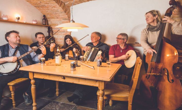 „Die IB“ spielen traditionelle Irish Folk Music Foto: www.inShot.at