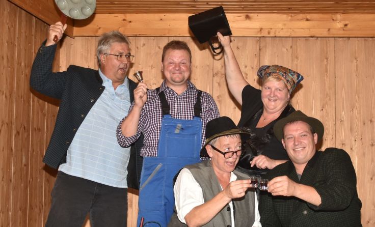 Die Bauernbühne Ertl bietet ein vergnügliches Bauertheater – im doppelten Sinn.Foto: privat