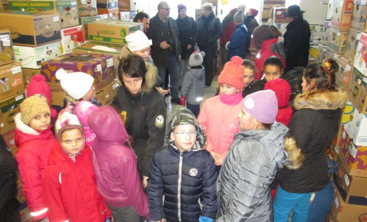Für die kalten Winter in Cavnic wird warme Kleidung gebraucht. Foto: privat