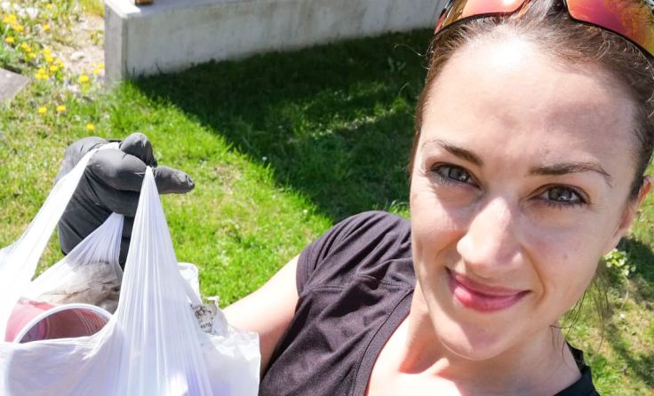 Umweltgemeinderätin Stefanie Reisenzahn beim PloggingFoto: privat