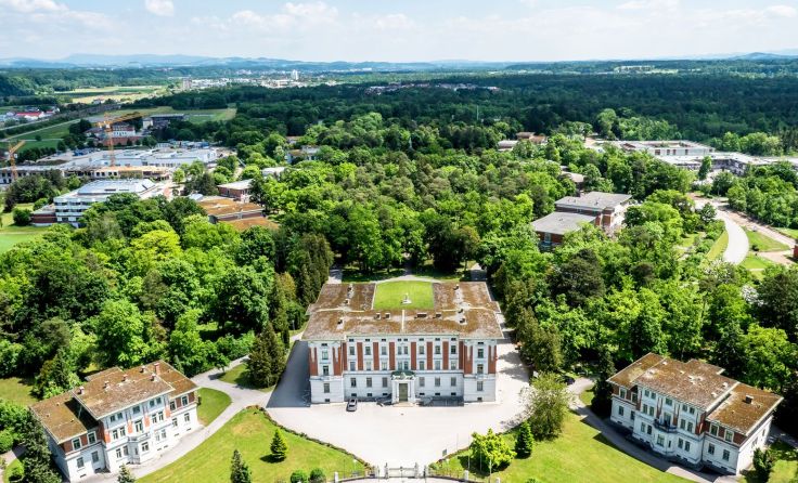 Eine Luftaufnahme des Landesklinikums Mauer Foto: Landesklinikum Mauer
