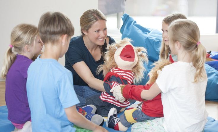Handpuppen sind wertvolle Türöffner. Foto: RAINBOWS