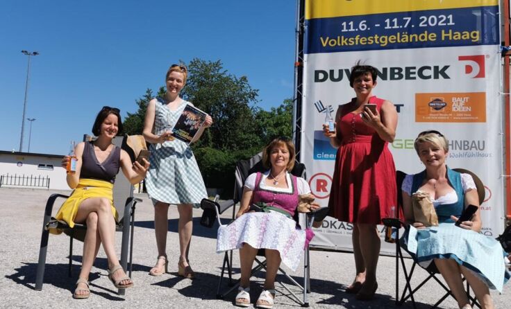 Die Biobäuerinnen laden zur Open-Air Filmvorführung. (Foto: Karin Metz)