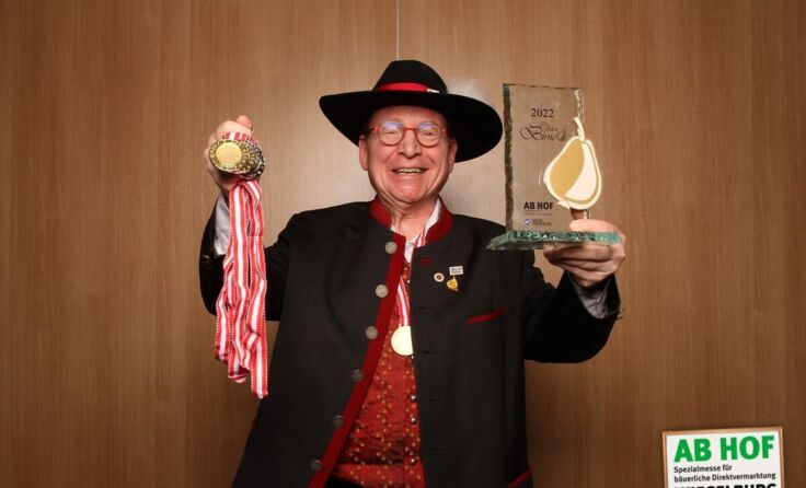 Toni Distelberger und seine neuesten Medaillen (Foto: Messe Wieselburg)