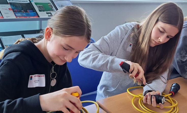 Beim Girls Day bei Salvagnini (Foto: Margit Mayer)