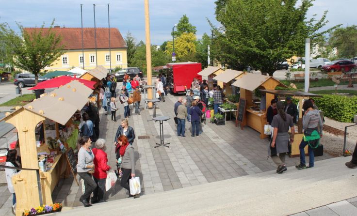 Genuss am Ortsplatz Ernsthofen (Foto: Gemeinde Ernsthofen)