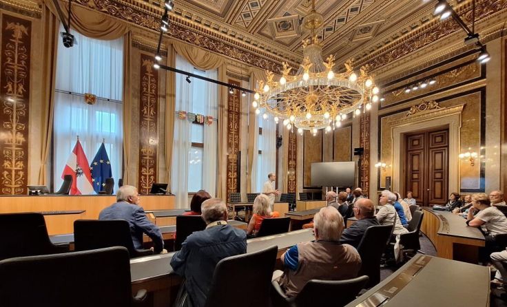 Besichtigung des Bundesratssaals (Foto: Johann Lischka)