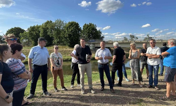 Interesse an der Renaturierung (Foto: Ines Höllinger)