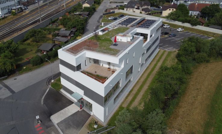 Das neue Bürogebäude (Foto: Christoph Graml)
