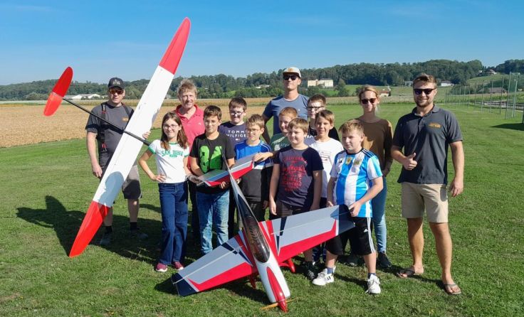 Am Flugplatz des MBC Dädalus (Foto: SMS Schubertviertel)