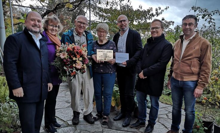 Bei der Übergabe der Ehrentafel (Foto: privat)