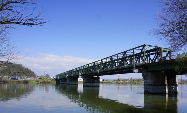 Die alten Donaubrücke ist aufgebraucht. (Foto: mott)