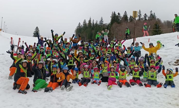 Beim Kinderschikurs der Naturfreunde am Hochficht (Foto: Naturfreunde)