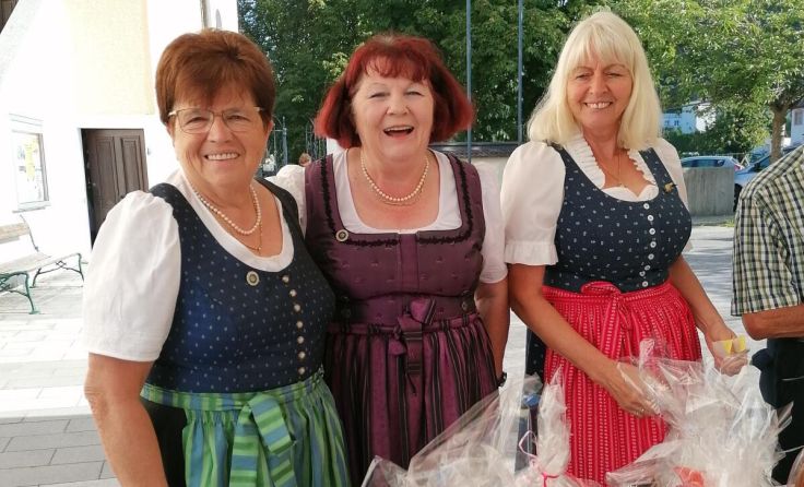 Waltraud Neulinger, Anna Radelsböck, Melitta Rafetseder (Foto: Goldhaubengruppe Ernsthofen)
