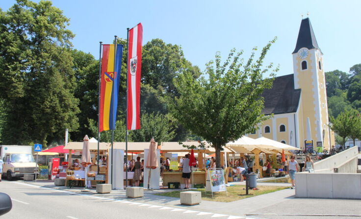 Ein Genussmarkt geht am Ortsplatz über die Bühne. (Foto: Gemeinde Ernsthofen)