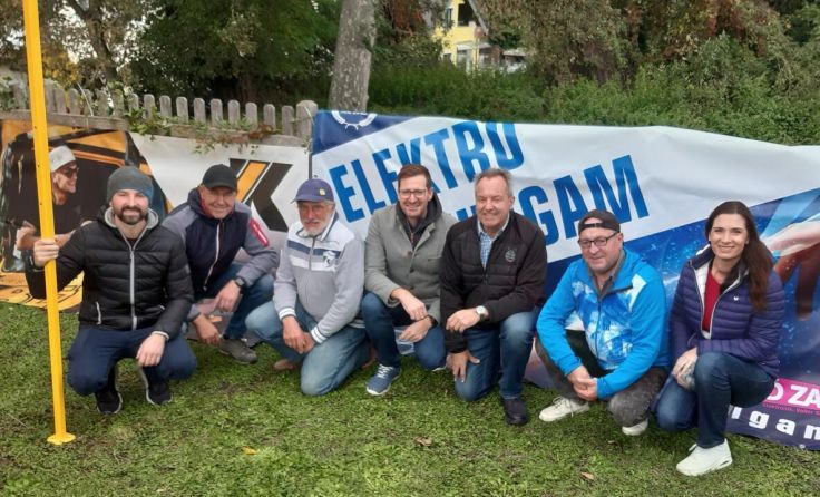 Bürgermeister Roman Kosta und sein Team luden zum Grillen. (Foto: Fritz Auinger)
