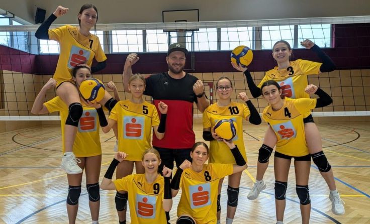 Die Volleyball-Bezirksmeisterinnen der SMS Schubertviertel (Foto: SMS Schubertviertel)