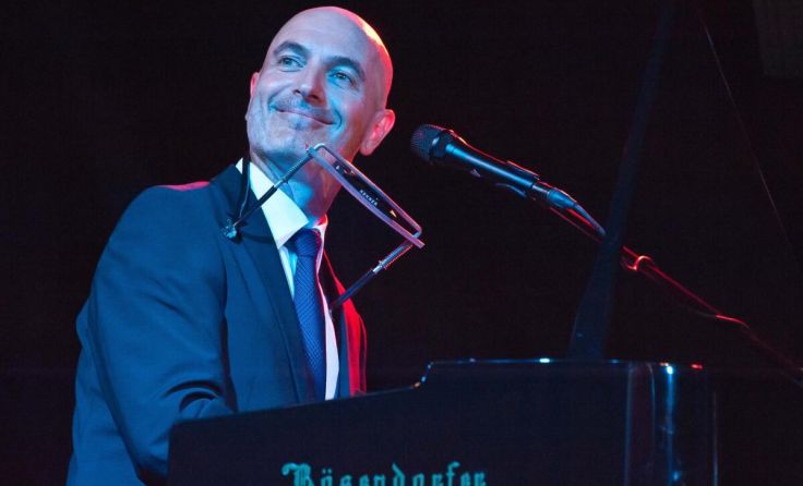 Musik steuert der Pianist Wiff LaGrange bei. (Foto: Christoph Huemer)