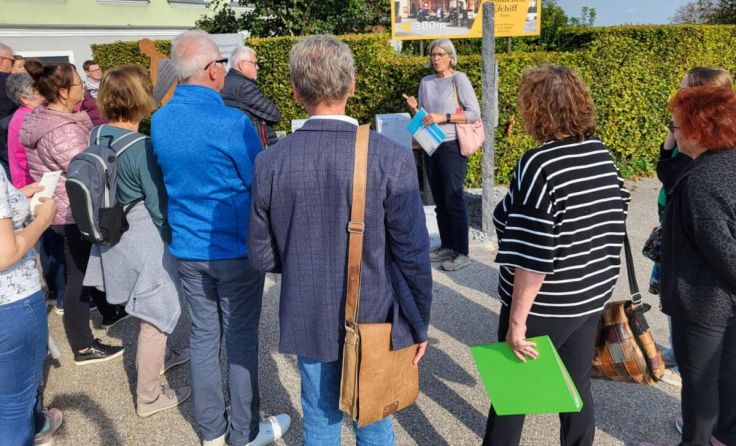 Wichtige Plätze der Zeitgeschichte erwandert (Foto: MK Enns)