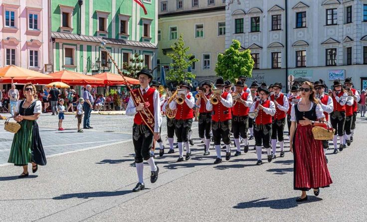 Ausrückung mit Florian Stelzer als Stabführer (Foto: Christoph Huemer)