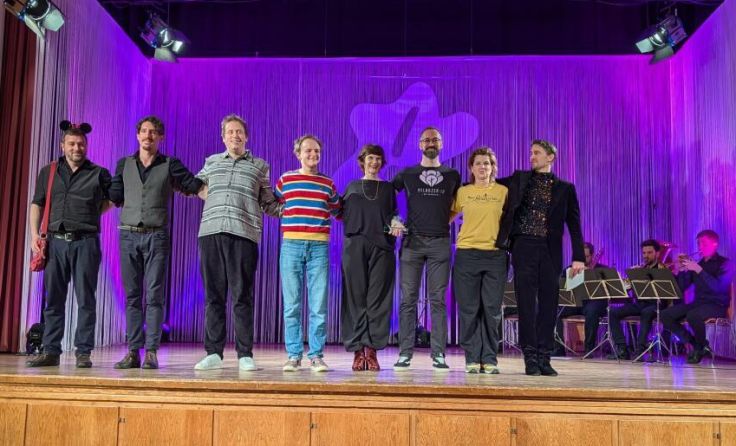 Die Teilnehmer der Kleinkunstkartoffel mit Clemens Maria Schreiner (Foto: Stadtgemeinde Enns)