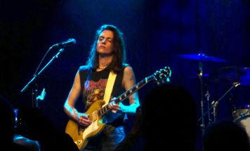 Laura Cox: Mitreißender Rock in der Zuckerfabrik Enns