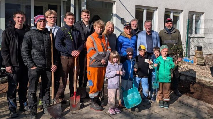 Pflanztag Essbare Stadt im Kindergarten NaTuKi in Enns