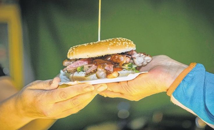 Vom Burger bis Sushi ist alles dabei. Foto: Bernhard Schösser