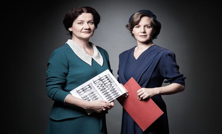 Anita Zieher und Katrin Grumeth als Marie Jahoda und Käthe Leichter. Foto: Reinhard Werner