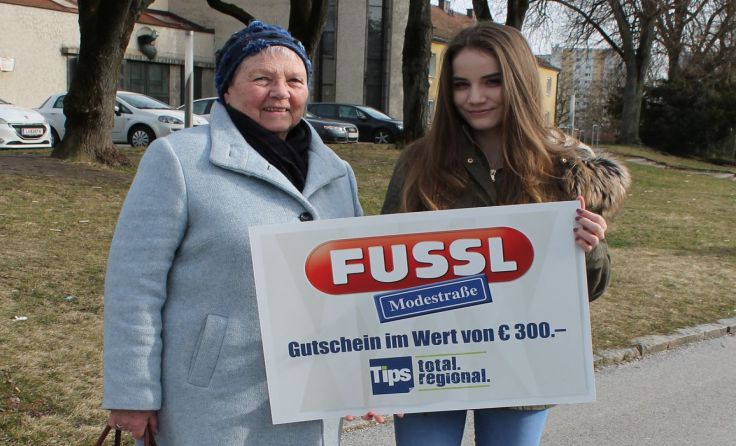 Trude Eglauer (l.) hatte die richtige Antwort für das Tips Glücksengerl. Foto: Lisa Stockhammer