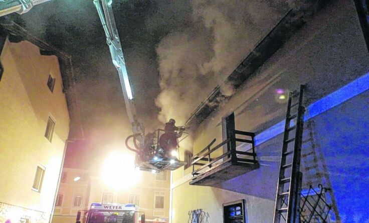 Die Einsatzkräfte konnten ein Ausbreiten des Feuers verhindern.**Foto: FF Weyer
