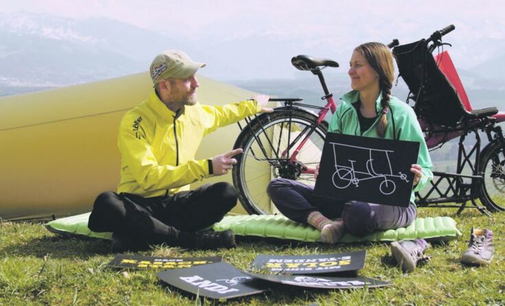 Mit Zelt und E-Tandem gehen Andreas Hübl und Anita Burgholzer auf eine Reise mit Botschaft.