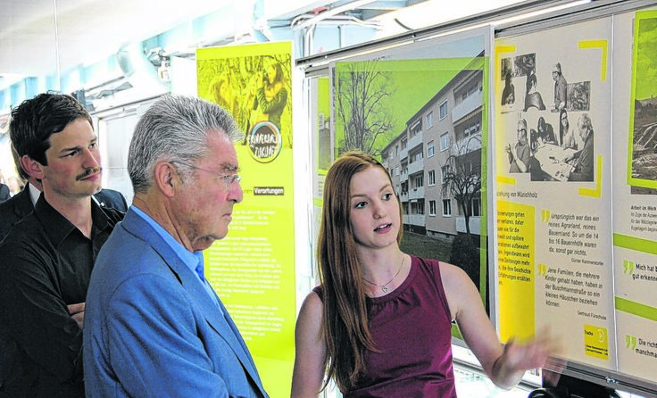 Heinz Fischer ließ sich in Steyr durch Erinnungsausstellung führen. Foto: Museum Arbeitswelt
