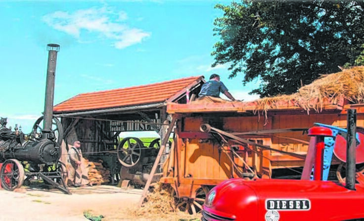 Am Gallhuberhof wird gefeiert, mit Dampfdreschen und vielem mehr.