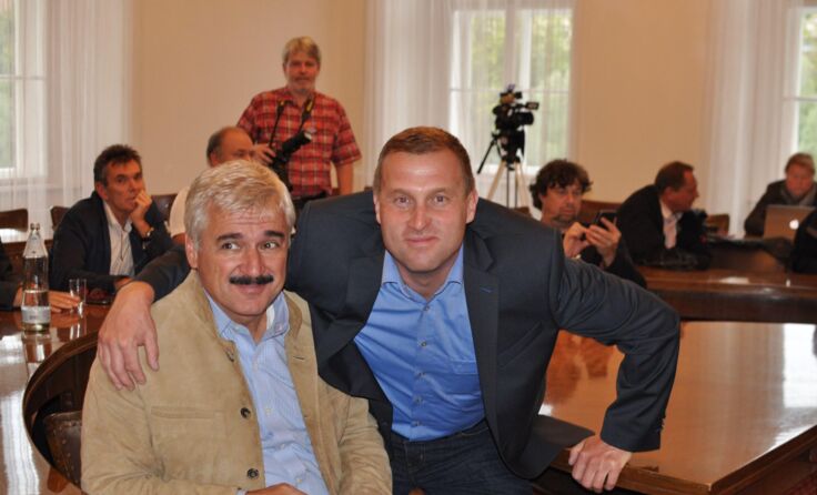 Am Wahlabend bestens gelaunt: FP-Chef Helmut Zöttl (re.) mit Parteikollege Mario Ritter