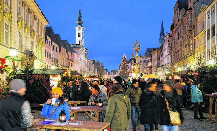 Der Altstadt-Standelmarkt ist u. a. Schauplatz des Adventblasens. Foto: Foto Leutner