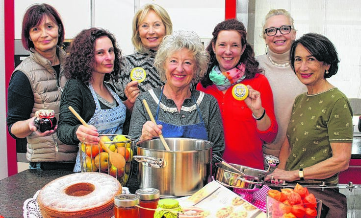Die Steyrer Soroptimistinnen haben Köstliches für ihr Benefiz-Event vorbereitet. 