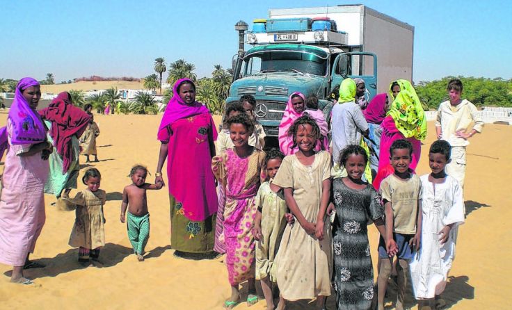 Ein Oldtimer-Lkw aus Neulengbach namens August mitten im Sudan Foto: Buchta/Unfried