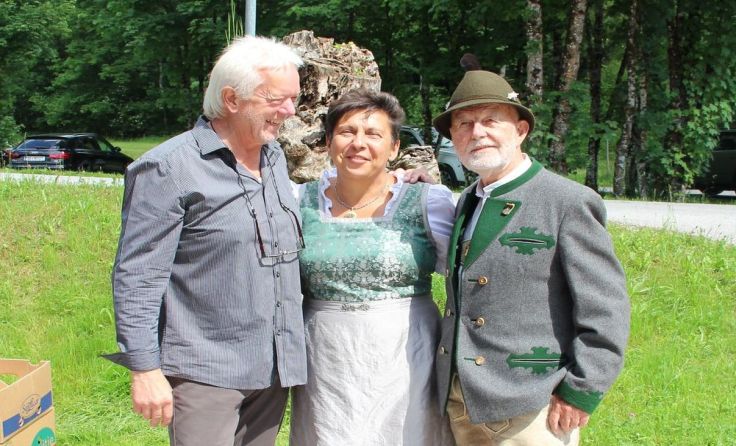 Gerhard Weissensteiner mit Gattin Evelyn und Gottfried Schickinger