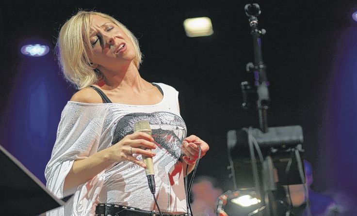 Sprachtalent und tolle Künstlerin: Julia Sitz Foto: weinfranz 