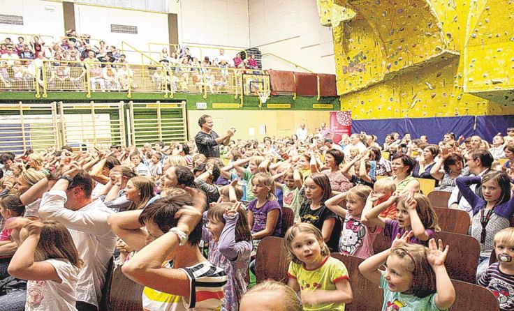 Jede Menge Spaß für Groß und Klein verheißt das Bluatschink-Konzert. Foto: Pro Juventute