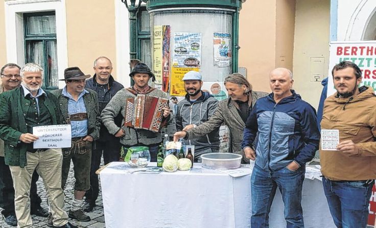 Das Projekt Bertholdsaal braucht breite Unterstützung – viele Weyrer tun mit. Foto: Rudi Grogger
