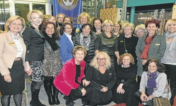 Die Damen des Steyrer Soroptimist Club rund um Initiatorin Karin Proyer