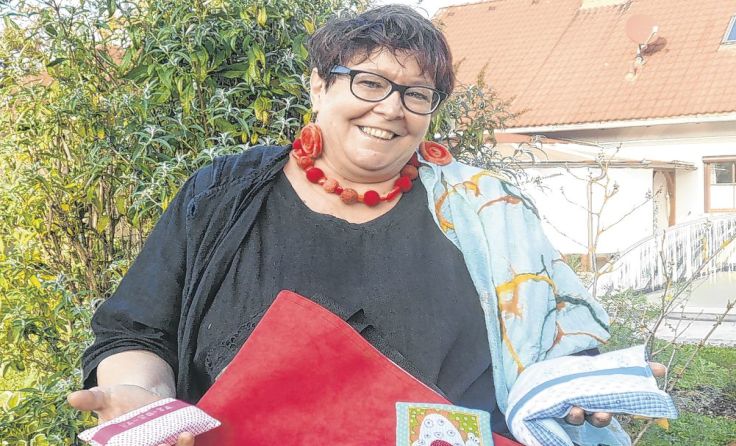 Dinkelkissen, Taschen, Tücher und Co. verkauft Susi Schönberger beim Kreativmarkt.