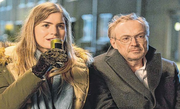 Hannah Hoekstra mit Josef Hader in „Arthur & Claire" Foto: Filmladen