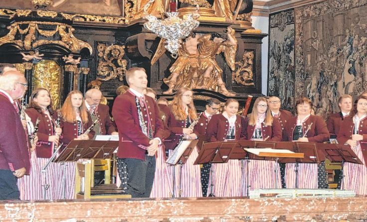 Die Marktmusikkapelle gestaltet ein klangvolles Programm. Foto: Danijel Radic