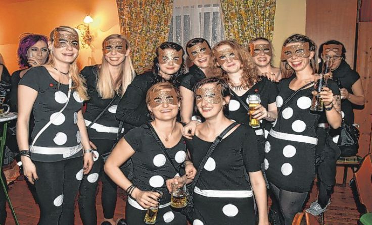 Kreative Masken sind beim Stelldichein im Gasthaus Weidmann gefragt. Foto: P. Kainrath