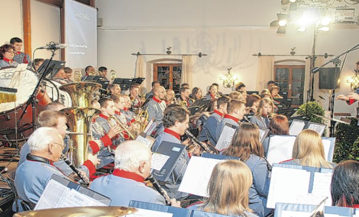 Die Bürgerkorpsmusik Sierning konzertiert im Landhotel Forsthof. Foto: privat