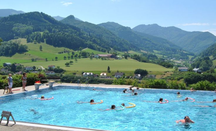 Einmaliges Panorama: Das FREI.sicht.BAD feiert seinen runden Geburtstag. Foto: Gemeinde