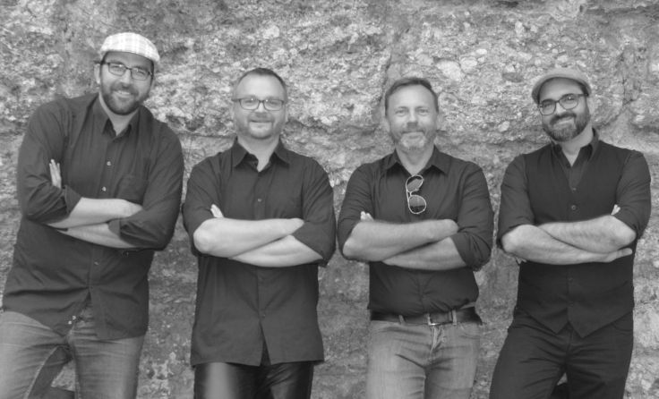 Diese vier Herren pflegen die gemeinsame Leidenschaft, Songs zu kapern. Foto: Projekt Reichtum